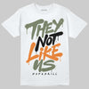 Jordan 4 Retro OG SP Undefeated (2025) DopeSkill T-Shirt They Not Like Us Graphic Streetwear - White