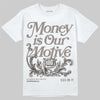 New Balance 2002R Protection Pack "Rain Cloud" DopeSkill T-Shirt Money Is Our Motive Typo Graphic Streetwear - White