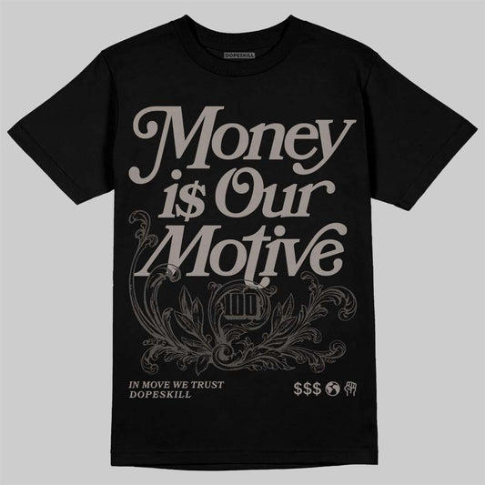 New Balance 2002R Protection Pack "Rain Cloud" DopeSkill T-Shirt Money Is Our Motive Typo Graphic Streetwear - Black