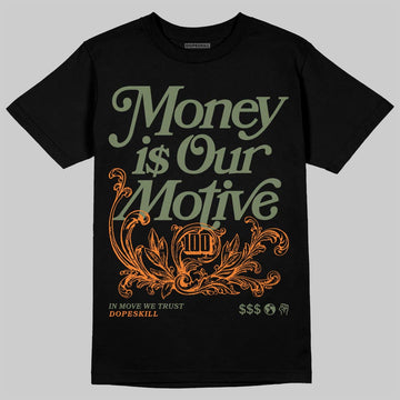 Jordan 4 Retro OG SP Undefeated (2025) DopeSkill T-Shirt Money Is Our Motive Typo Graphic Streetwear - Black