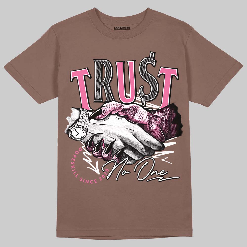 Dunk Low Smokey Mauve Playful Pink DopeSkill Brown Savana T-shirt Trust No One Graphic Streetwear 