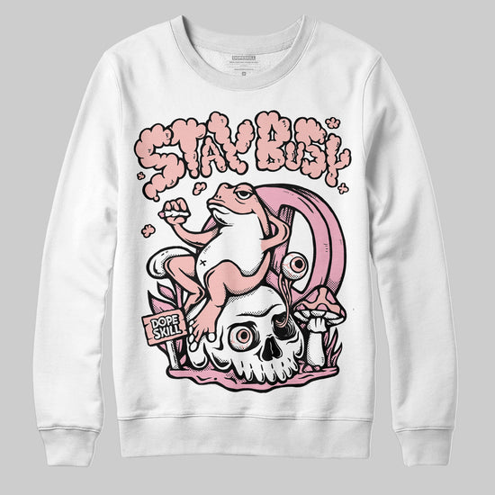 AMIRI White & Pink Stars Court Sneakers DopeSkill Sweatshirt Stay Busy Graphic Streetwear - White