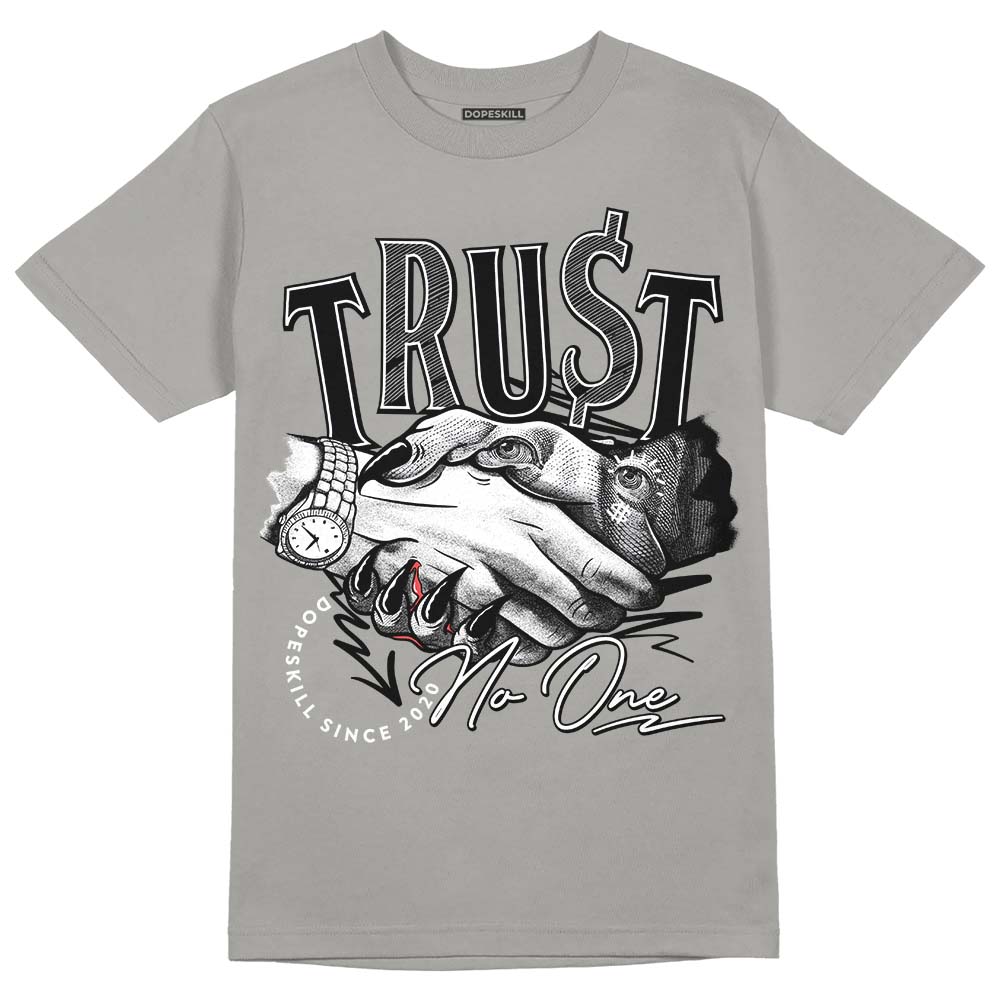 Grey Sneakers DopeSkill Grey T-shirt Trust No One Graphic Streetwear