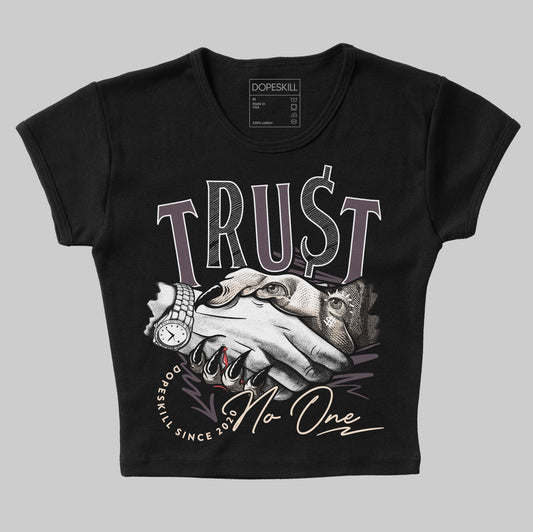 A Ma Maniére x Air Jordan 3 Black Violet Ore DopeSkill Women's Crop Top Trust No One Graphic Streetwear - Black