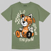 Jordan 4 Retro OG SP Undefeated (2025) DopeSkill T-Shirt Smile Through The Pain Graphic Streetwear - Military Green