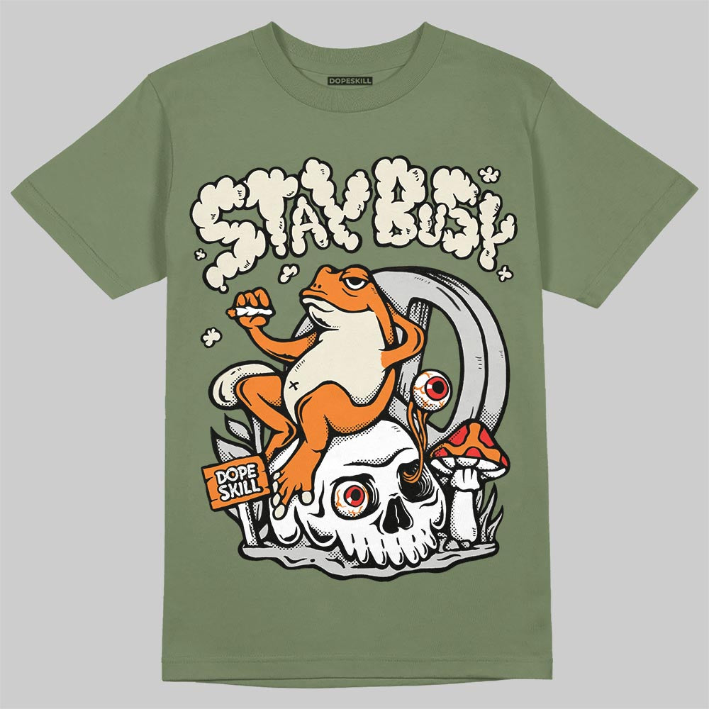 Jordan 4 Retro OG SP Undefeated (2025) DopeSkill T-Shirt Stay Busy Graphic Streetwear - Military Green