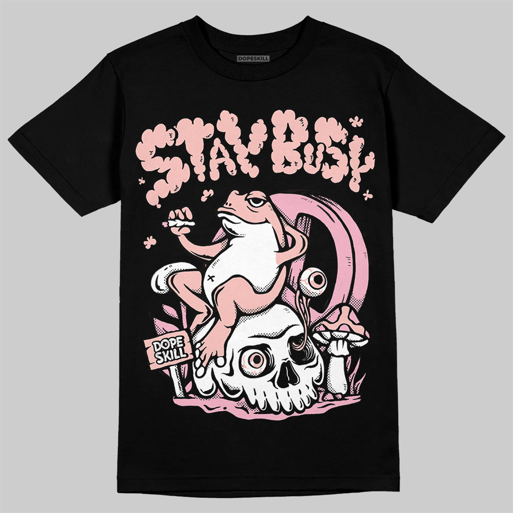 AMIRI White & Pink Stars Court Sneakers DopeSkill T-Shirt Stay Busy Graphic Streetwear - Black