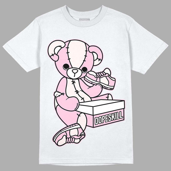 Dunk Low LX Pink Foam DopeSkill T-Shirt Sneakerhead BEAR Graphic Streetwear - White