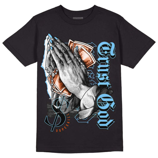 Dunk Low Futura University Blue DopeSkill T-Shirt Trust God Graphic Streetwear - Black