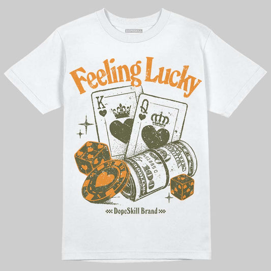 Olive Sneakers DopeSkill T-Shirt Feeling Lucky Graphic Streetwear - White