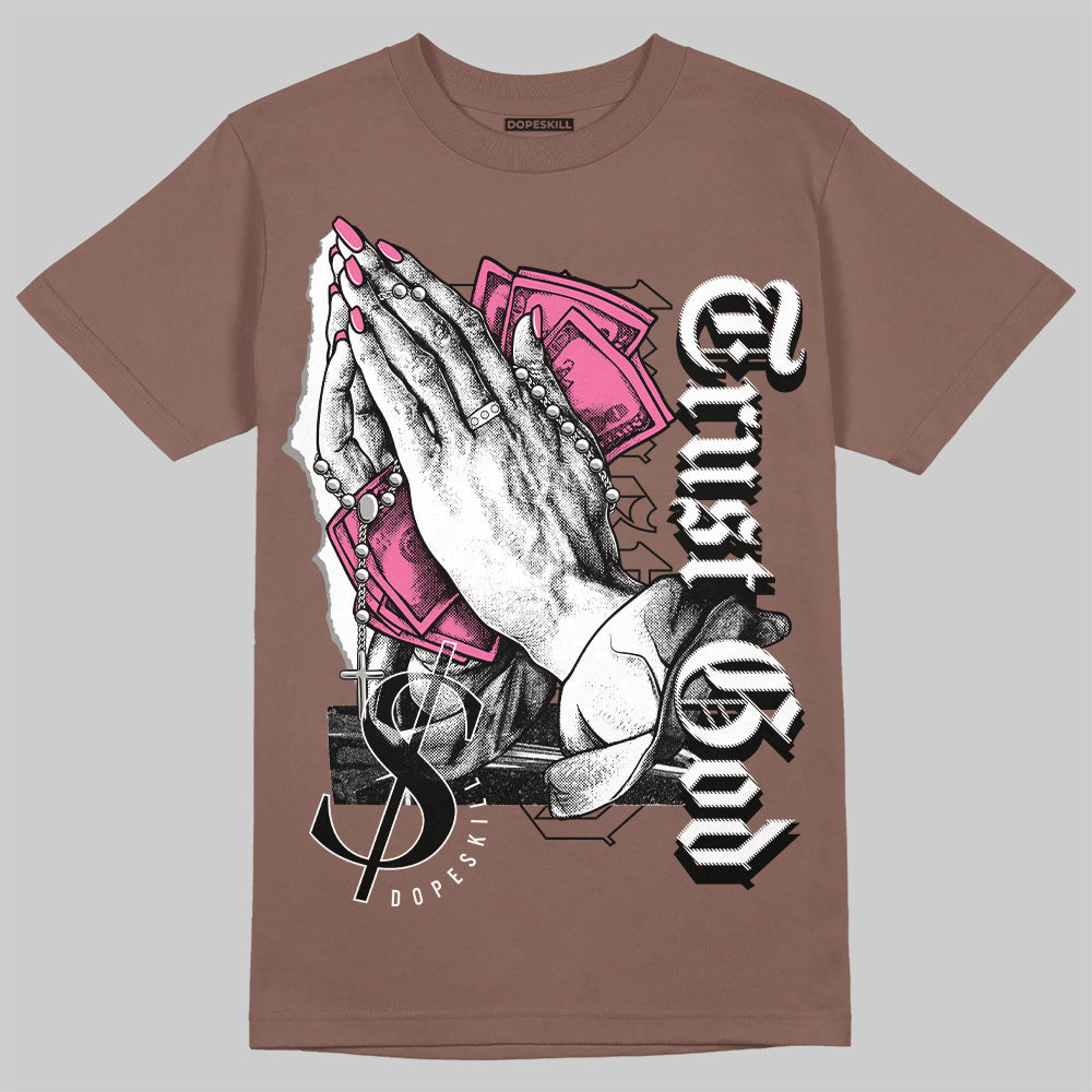 Dunk Low Smokey Mauve Playful Pink DopeSkill Brown Savana T-shirt Trust God Graphic Streetwear 