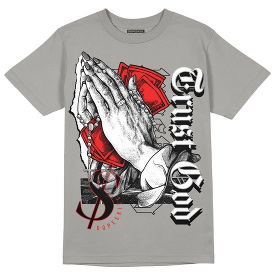 Grey Sneakers DopeSkill Grey T-shirt Trust God Graphic Streetwear