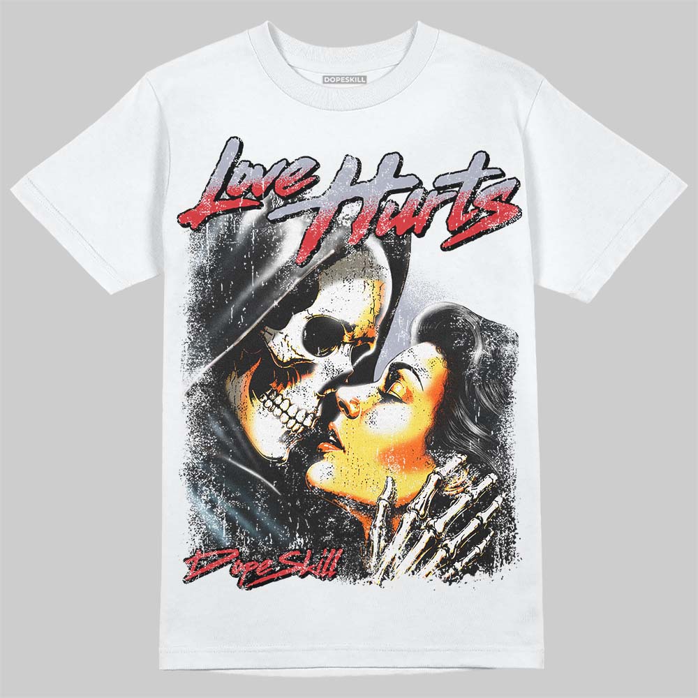 Jordan 4 Bred DopeSkill T-Shirt Love Hurts Graphic Streetwear - White