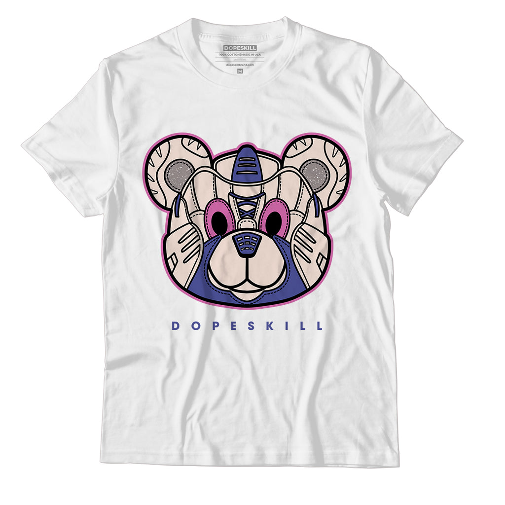 Jordan 7 SE Sapphire DopeSkill T-Shirt SNK Bear Graphic - White 